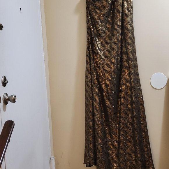 Halston Heritage black& gold dress with elegant Patterns.Ideal for special event - Picture 11 of 14